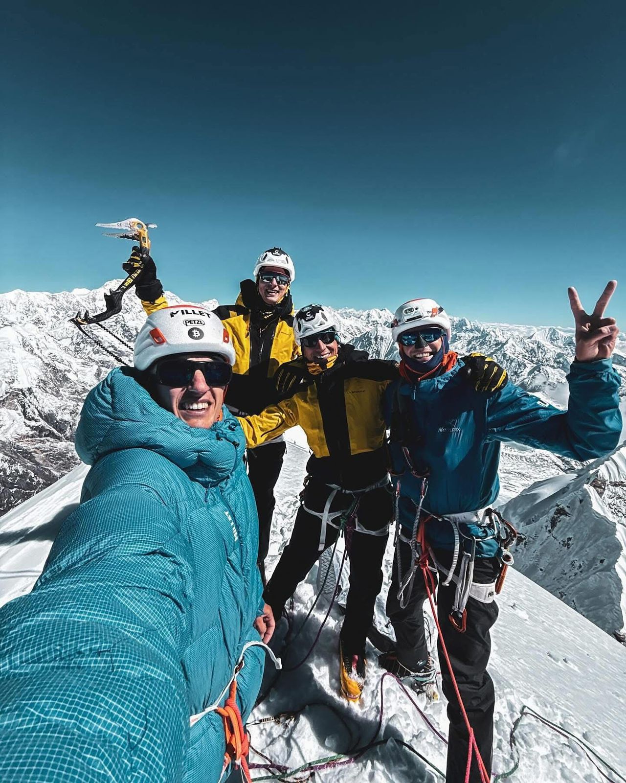 Four European climbers make first ascent of Kimshung via new route ‘Destiny’